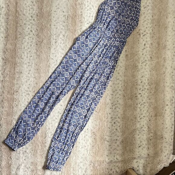 [xs] Halter Tie Top Blue & White Diamond Print Romper w/Pockets | Forever 21 - Picture 6 of 17